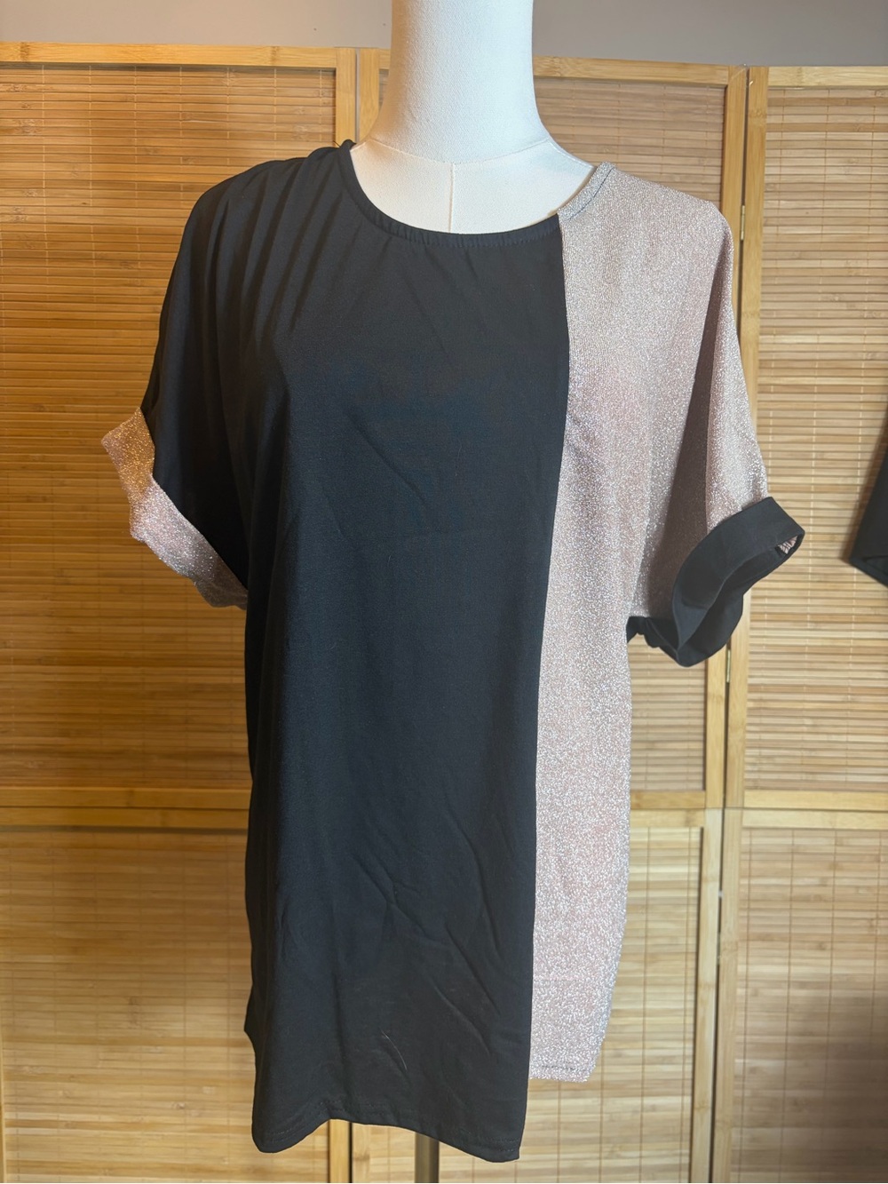Women’s Black/Silver Glitter Colorblock Short Sleeve Round Neck Pullover Tee 2XL